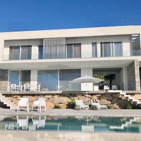 Kuro Beach House - Oceanfront Luxury & 25M Pool Achlia Экстерьер фото