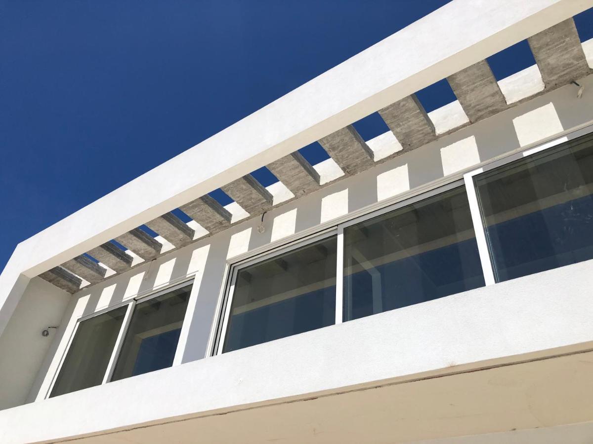 Kuro Beach House - Oceanfront Luxury & 25M Pool Achlia Экстерьер фото