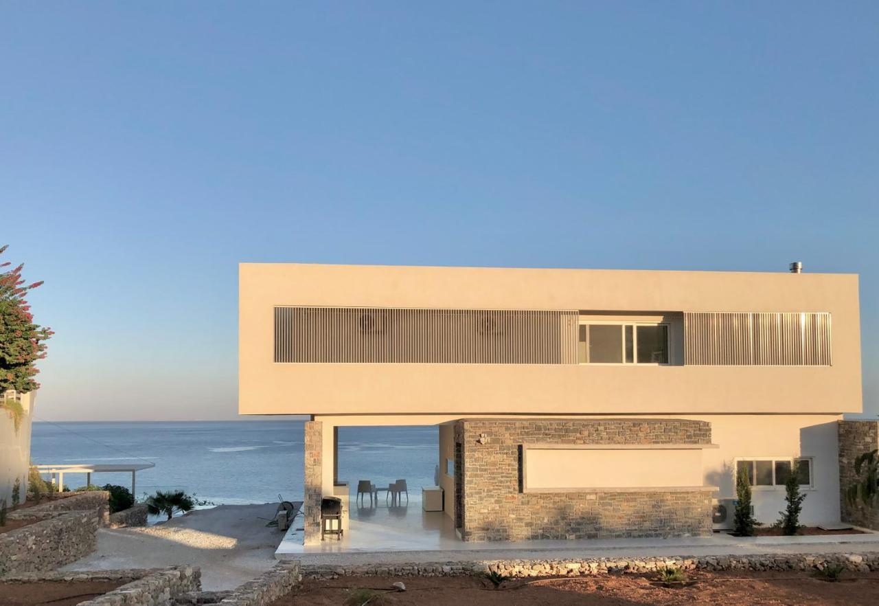 Kuro Beach House - Oceanfront Luxury & 25M Pool Achlia Экстерьер фото