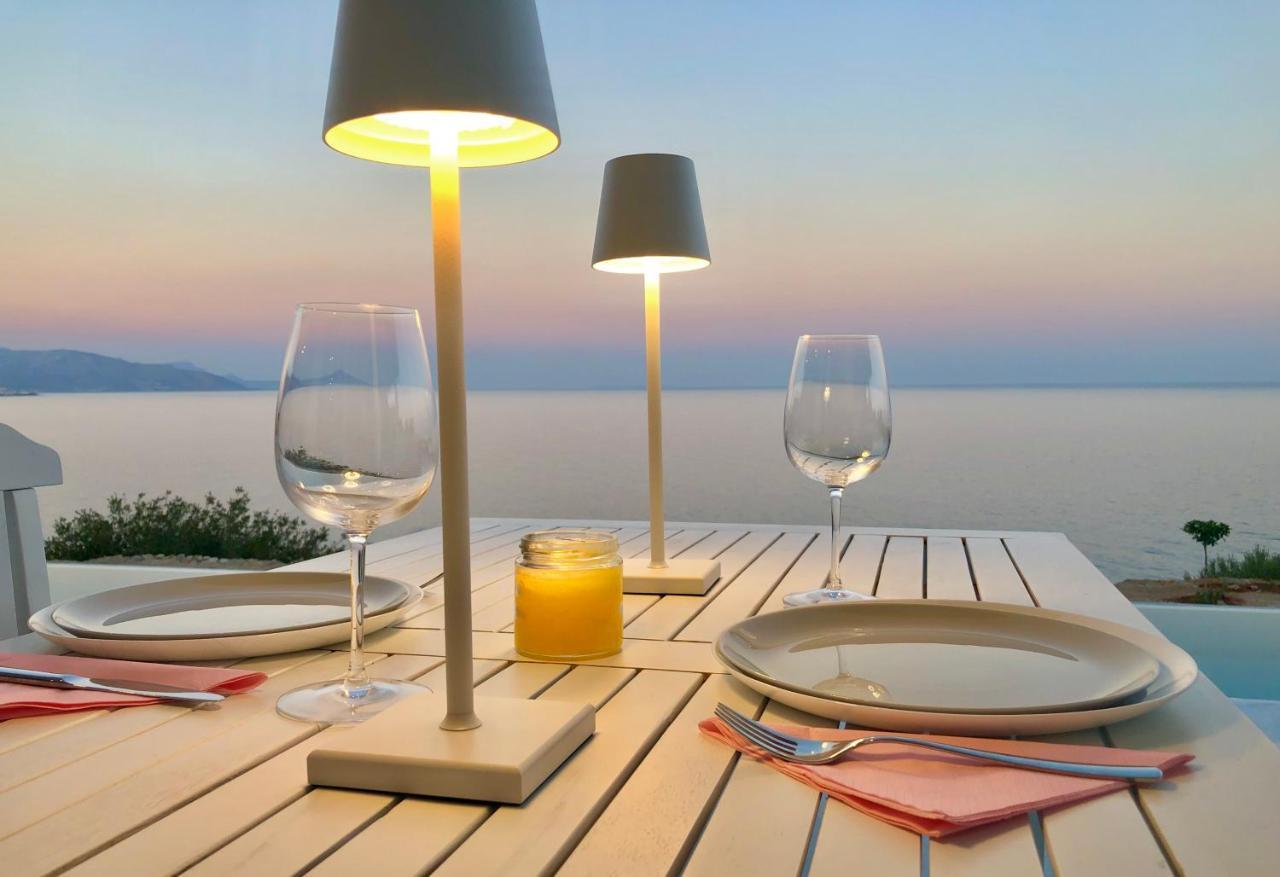 Kuro Beach House - Oceanfront Luxury & 25M Pool Achlia Экстерьер фото