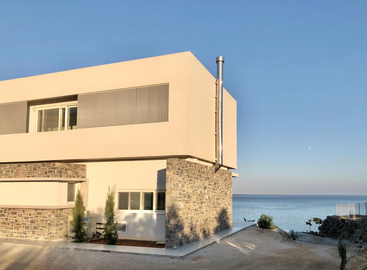 Kuro Beach House - Oceanfront Luxury & 25M Pool Achlia Экстерьер фото