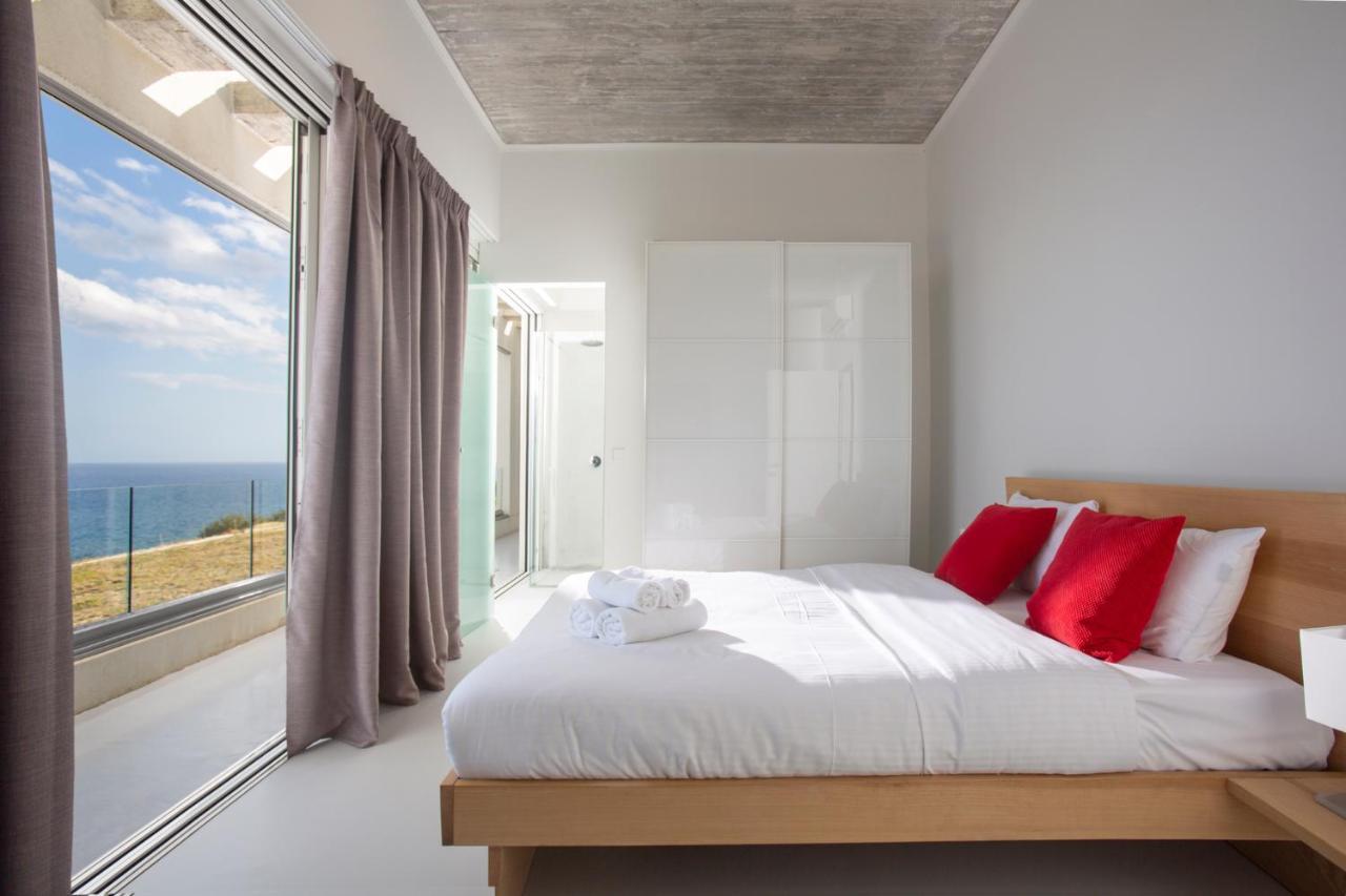 Kuro Beach House - Oceanfront Luxury & 25M Pool Achlia Экстерьер фото