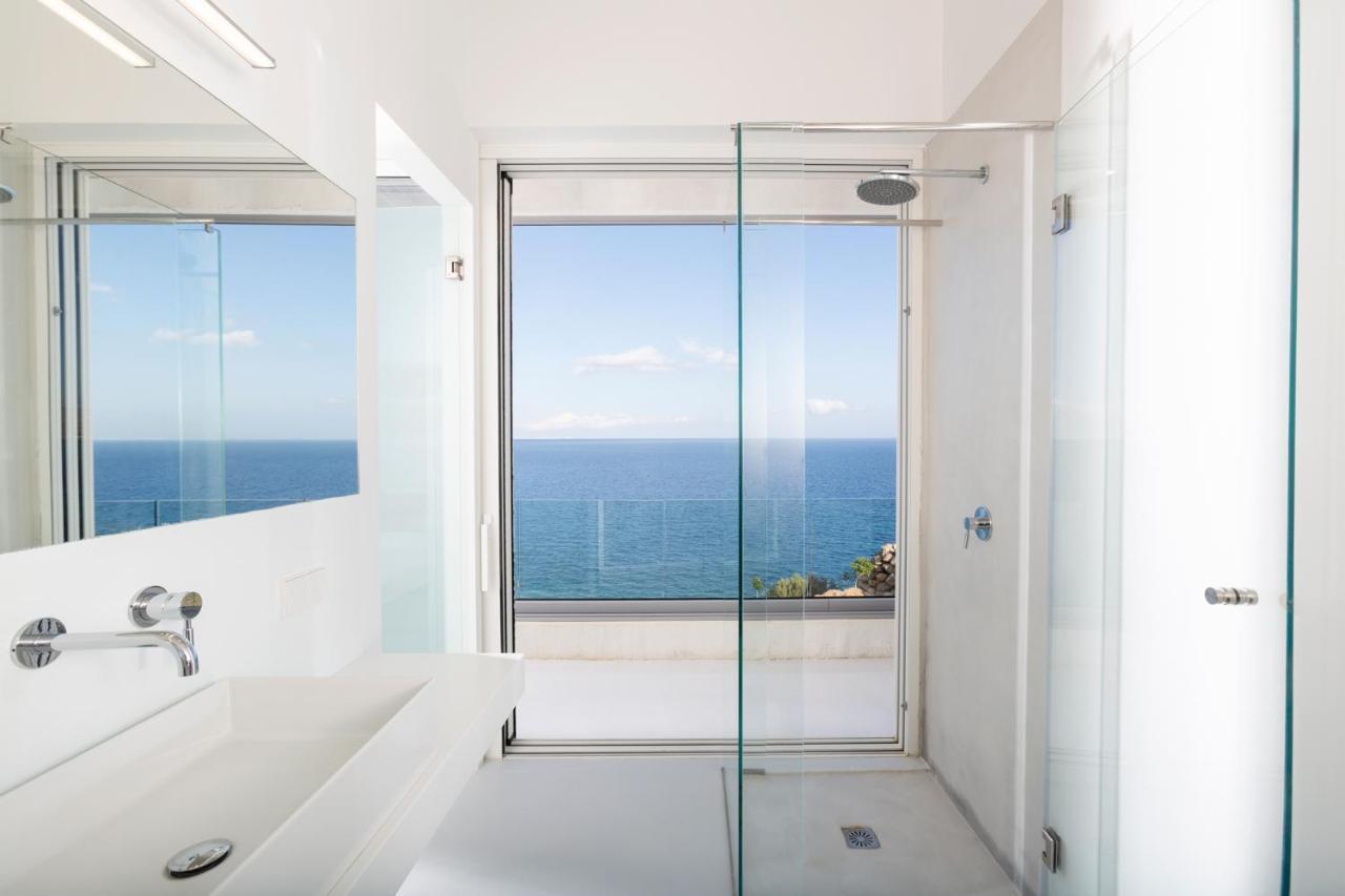 Kuro Beach House - Oceanfront Luxury & 25M Pool Achlia Экстерьер фото