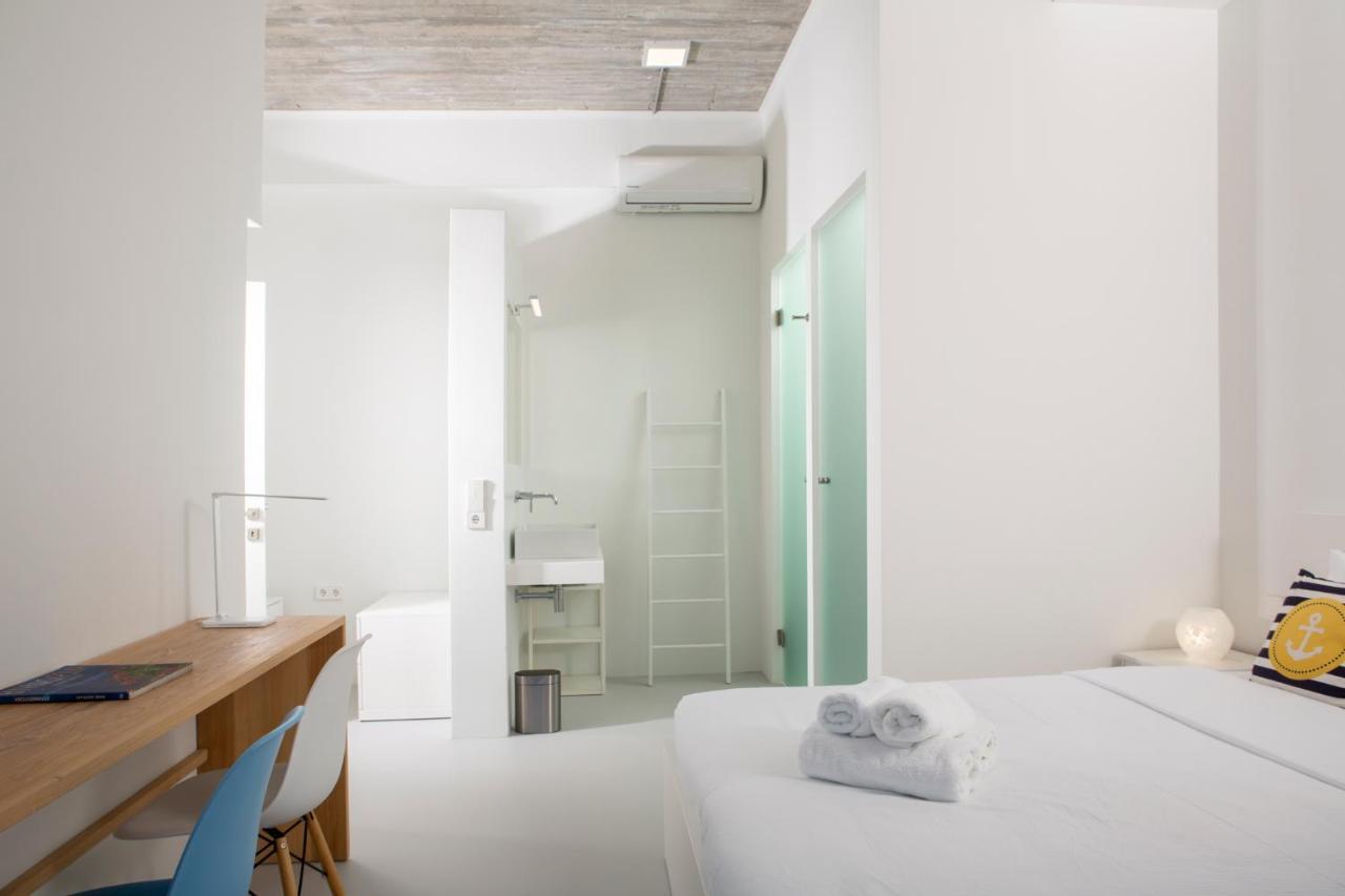 Kuro Beach House - Oceanfront Luxury & 25M Pool Achlia Экстерьер фото